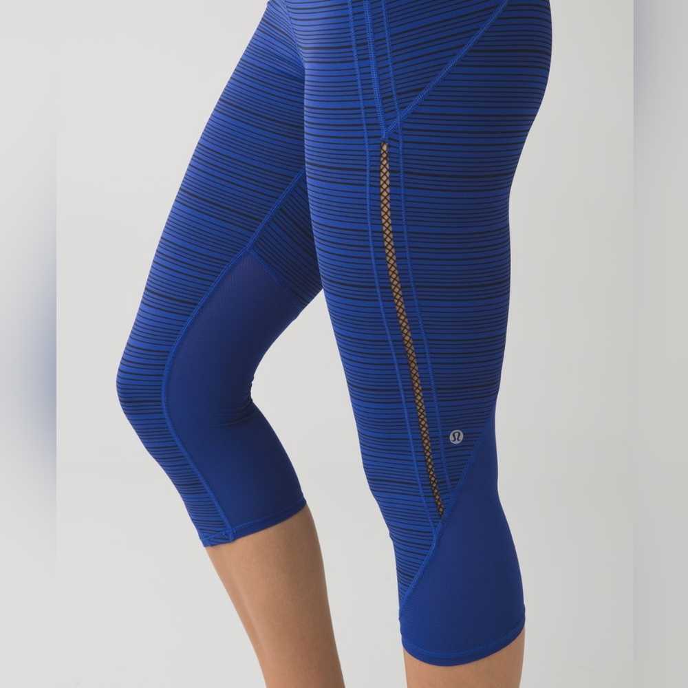 Lululemon Vent It Out Crop Kanto Stripe Sapphire Blue